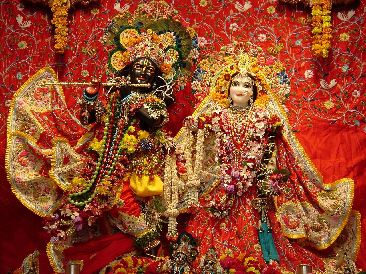 Radha Syamasundar Vrindavan Radhastami 2004.jpg